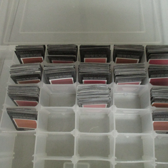 Meet your Posher, Cindy - Picture 3 of 5